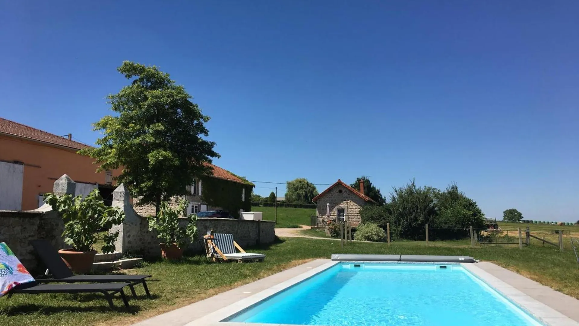 Holiday home Gite Charmant Avec Piscine, Jardin, Et Produits Fermiers A Saint-Andre-D'Apchon - Fr-1-496-142